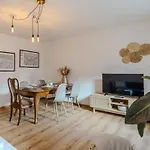 公寓 Spacious, Stylish & Apartment, Great Excursions In Surrounding Area *