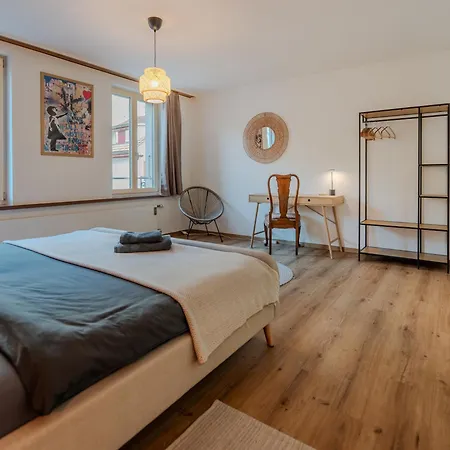 Spacious, Stylish & Apartment, Great Excursions In Surrounding Area 公寓 *