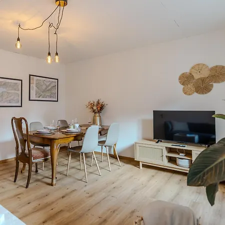 Appartamento Spacious, Stylish & Apartment, Great Excursions In Surrounding Area *