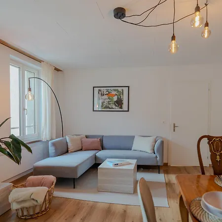 Spacious, Stylish & Apartment, Great Excursions In Surrounding Area 마이링겐