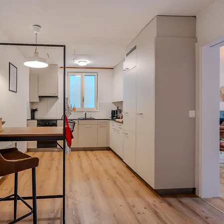 Spacious, Stylish & Apartment, Great Excursions In Surrounding Area *